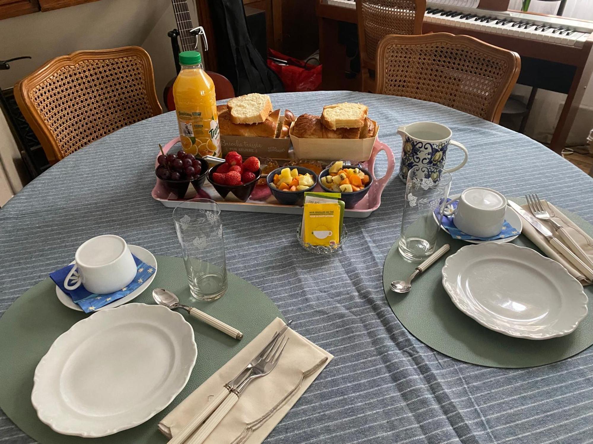 모이작 Au Jardin Y B&B 외부 사진